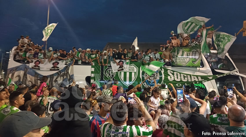 Deportivo Laferrere La caravana del ascenso los videos de la